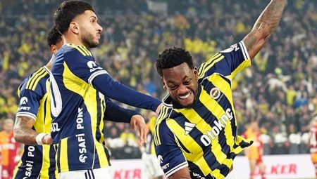 Fenerbahçe, derbide puanı uzatmada aldı