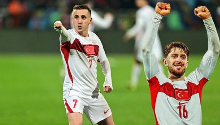 Fenerbahçe’de Beşiktaş derbisi öncesi milli mutluluk!