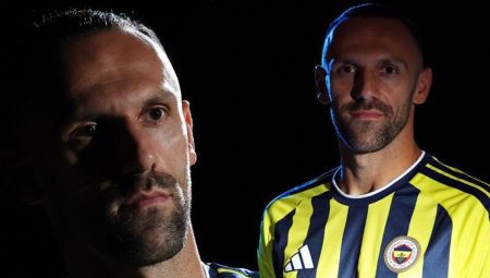 Fenerbahçe, Vedat Muriqi transferini açıkladı! 3 yıllık imzayı attı